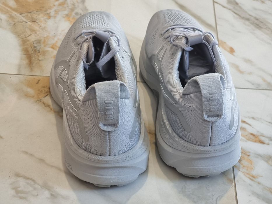 Оригінал 100% чоловічі кросівки asics Kayano 32 eur 44.5