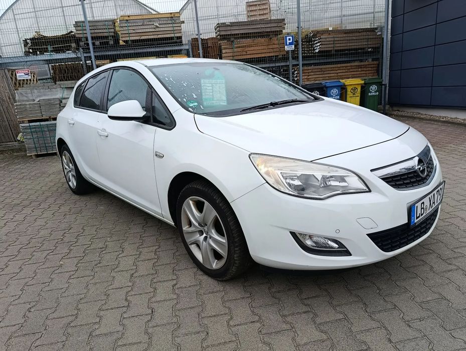Opel Astra 1 właściciel Serwisowane Bogata wersja Opłacony Raty