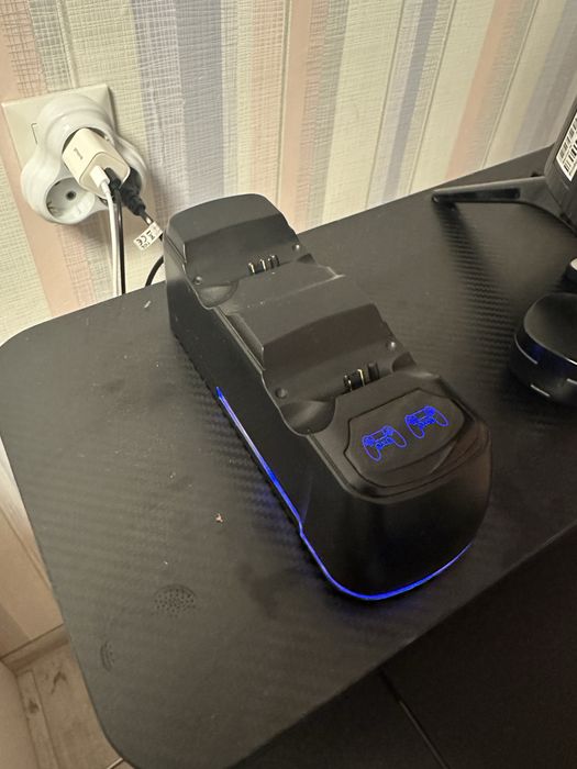 Playstation 4 Fat 500GB + 2 Контроллера + 5 Игр