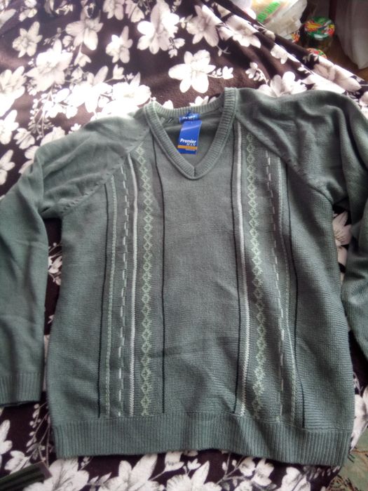 Свитер,полувер,кофта новый