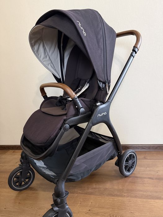 Візочок Nuna Triv