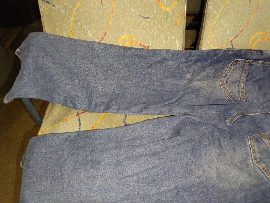 Reserved: niebieskie jeansy 170cm