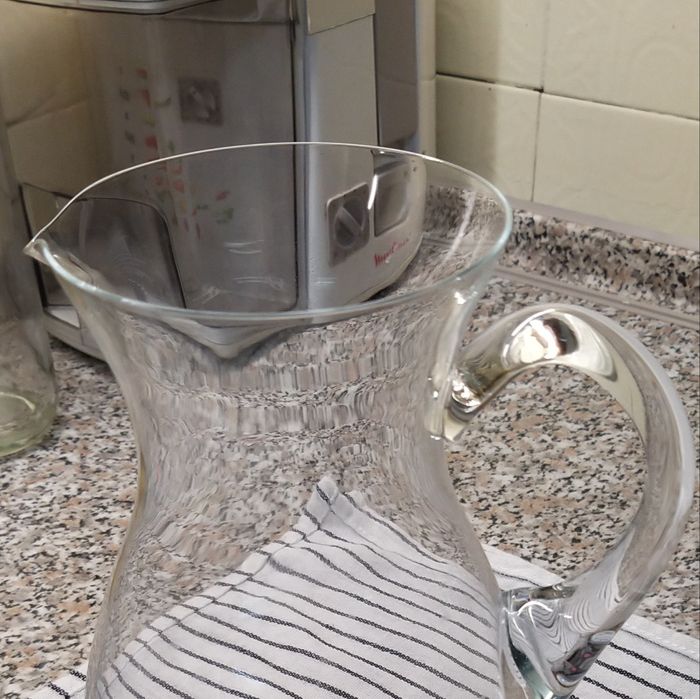 Jarro de cristal, com asa.