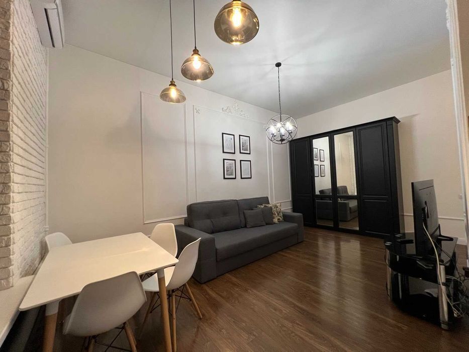 1к ВИП Центр Прорезная метро Золотые ворота,Театральная Подобово