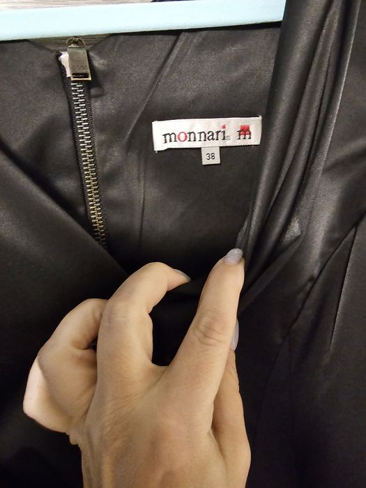 Sukienka czarna Monnari klasyczna r. 38