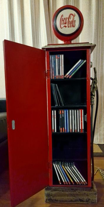 Armário estilo vintage para guardar CD's ou outros