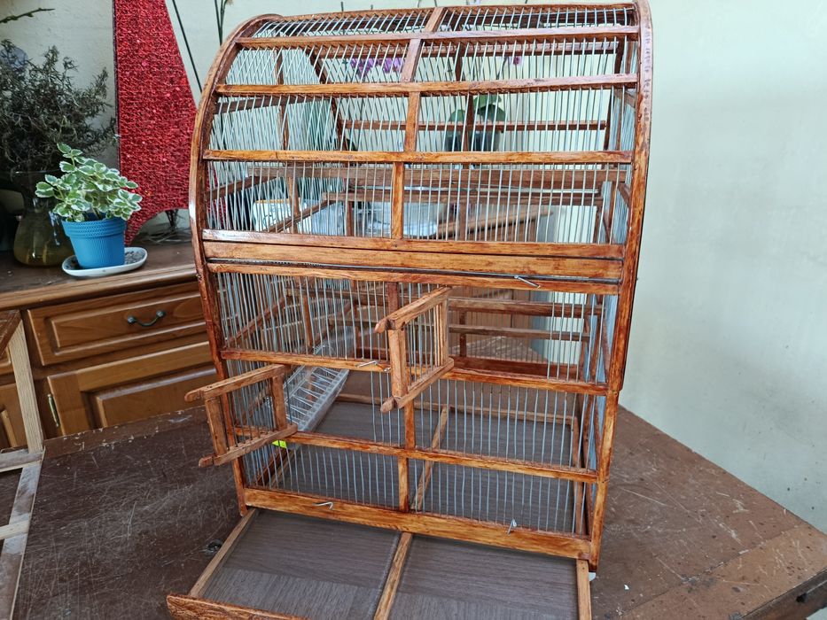 Gaiola para pássaros com rodas para fácil de transportar