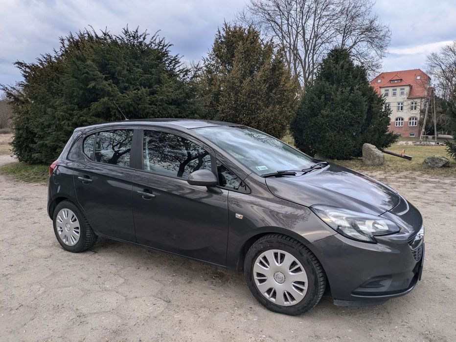 Opel Corsa Corsa E 2016 stan bardzo dobry komplet opon