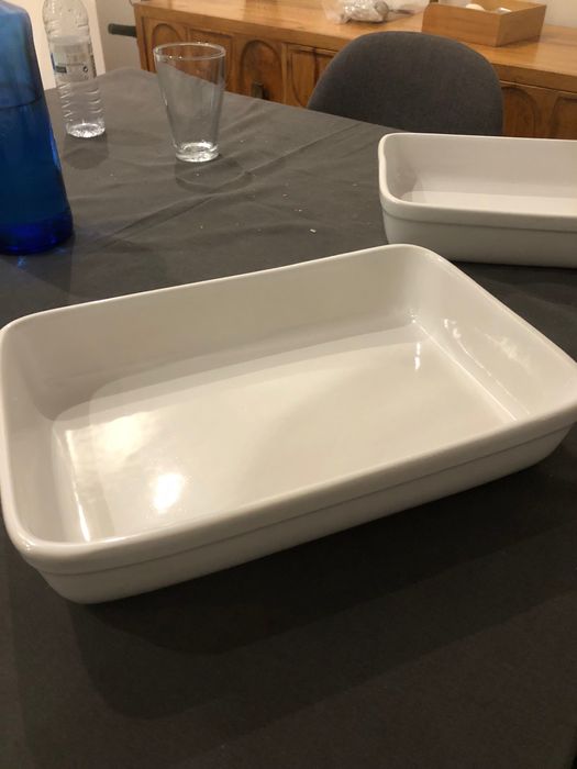 2 Travessas/ tabuleiros de forno