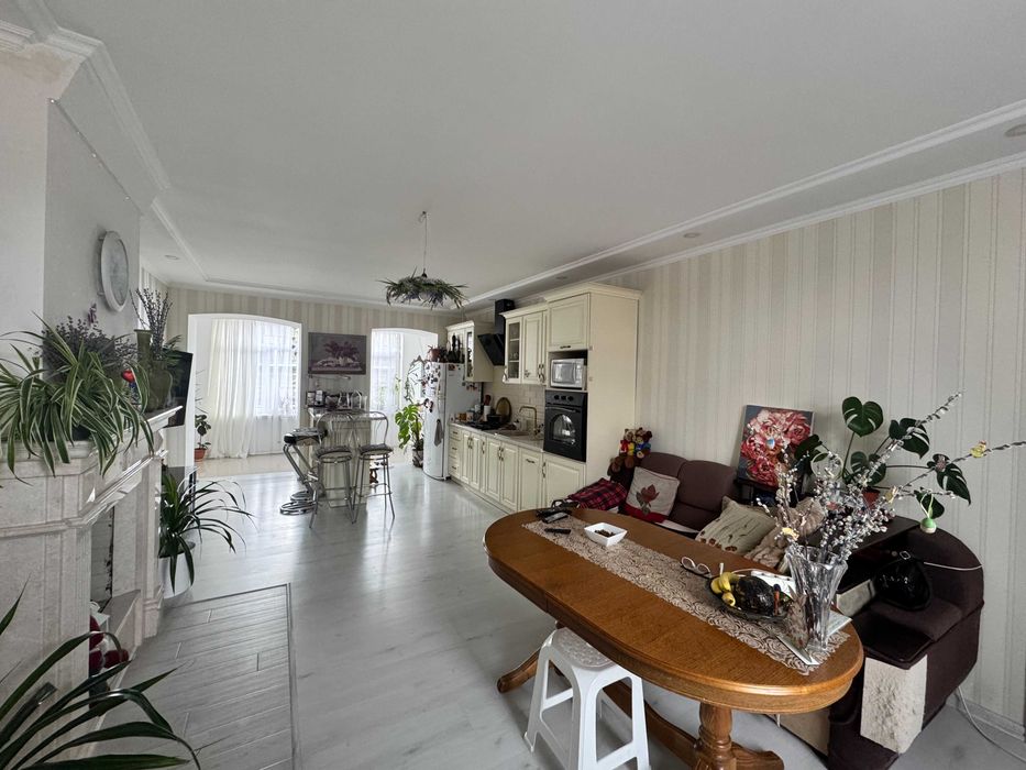Простора квартира 110 м² біля Дерибасівської! Центр міста, діючий камін, газ, 4 окремі кімнати. Район «Книжки» та Соборної площі - Pogled 4