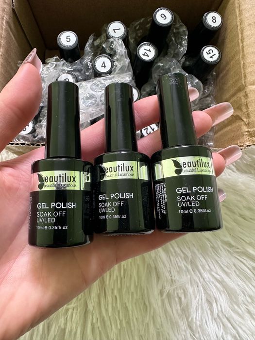 Zestaw materiałów do robienia paznokci