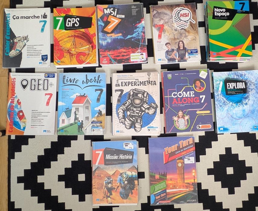 Manuais e cadernos atividades 7° ano