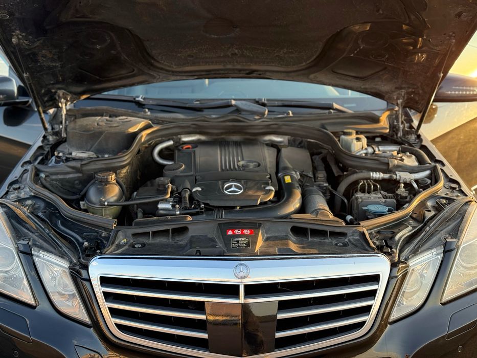 Mercedes-Benz E250 CGI BlueEFFICIENCY W212 2011