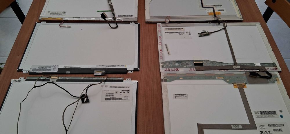 Desktop Monitors Various507661611582115842