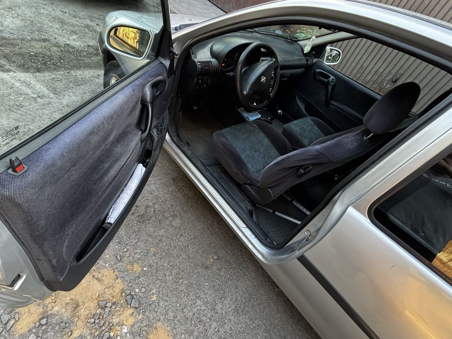 Opel Corsa 1,2l . 2000r