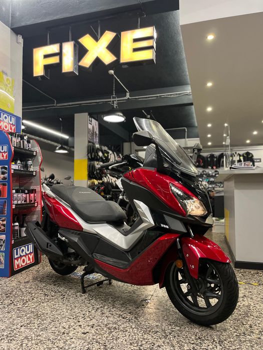 SYM Cruisym 300 de 2019 em Optimo estado, 22000 Kms Distinta, Elegante