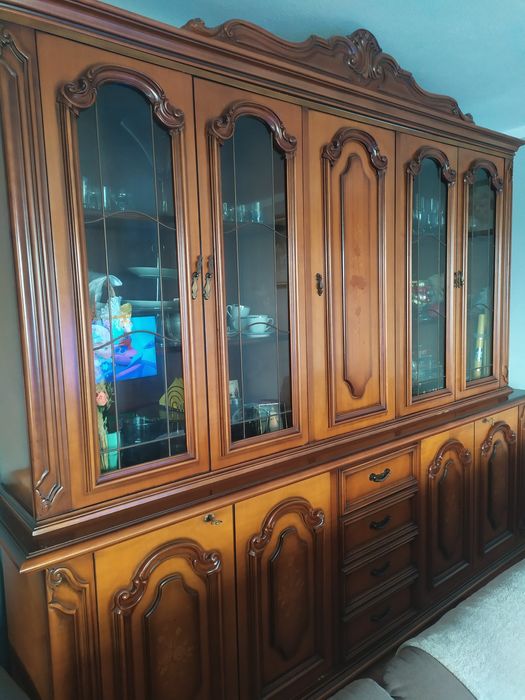 Kredens, regał w stylu włoskim