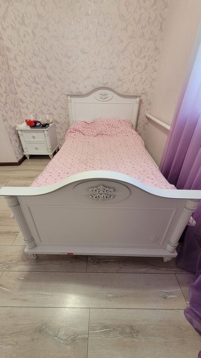 Продам спальный гарнитур для девочки!!!