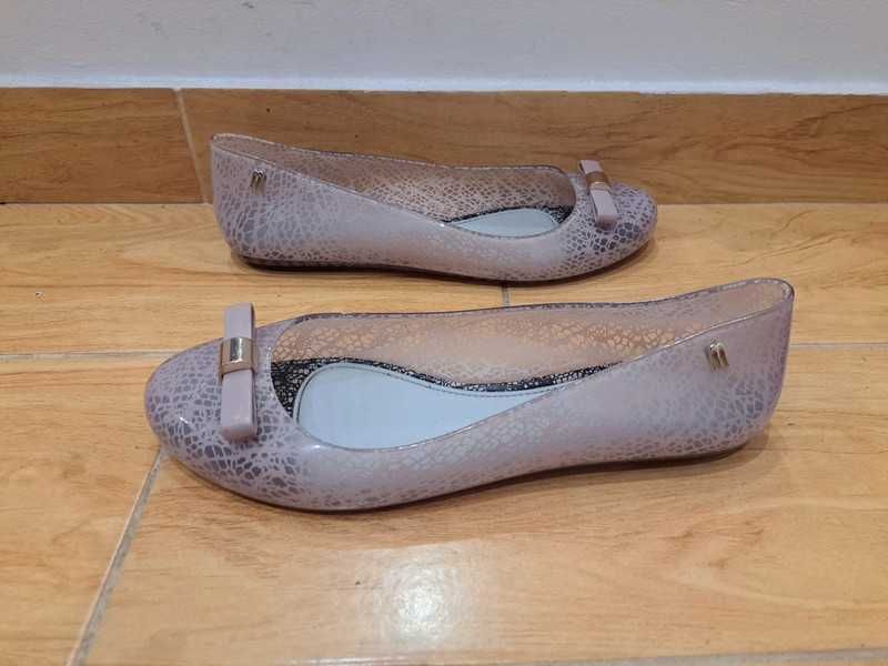 Melissa Space Love + Jason Wu 39