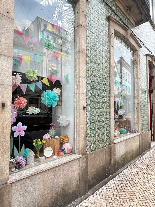 Venda de Negócio de produtos da terra no centro da cidade de Ovar