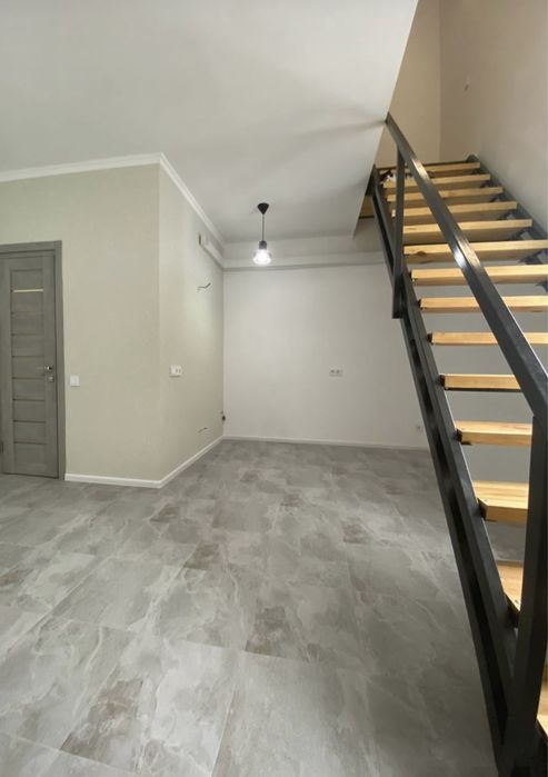 Знизив ціну на 10 000 $ Терміновий продаж таунхауса з чудовим ремонтом