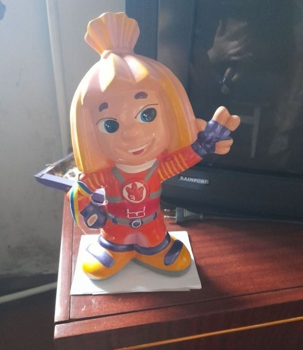 Копилка в виде персонажа из мультика