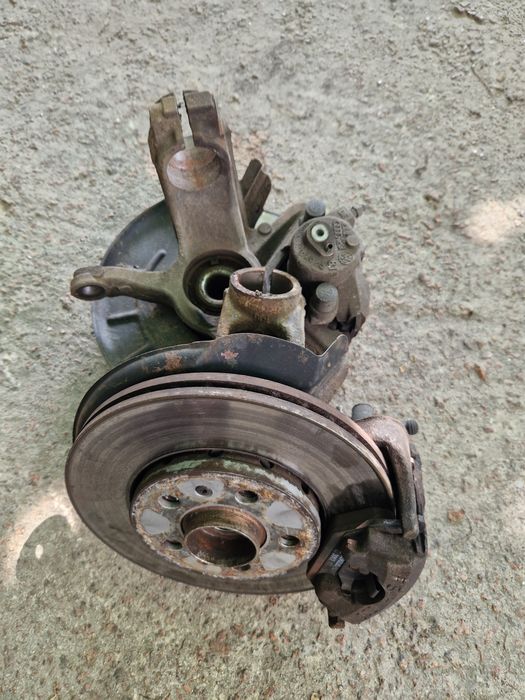 Цапфи, поворотні кулаки  під 256мм гальма VAG, Skoda, VW, Seat, 5/100