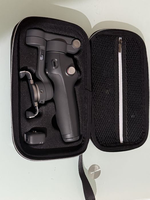 Dji Osmo Mobile 8 como novo, na garantia. Pack de acompanhamento avançado.