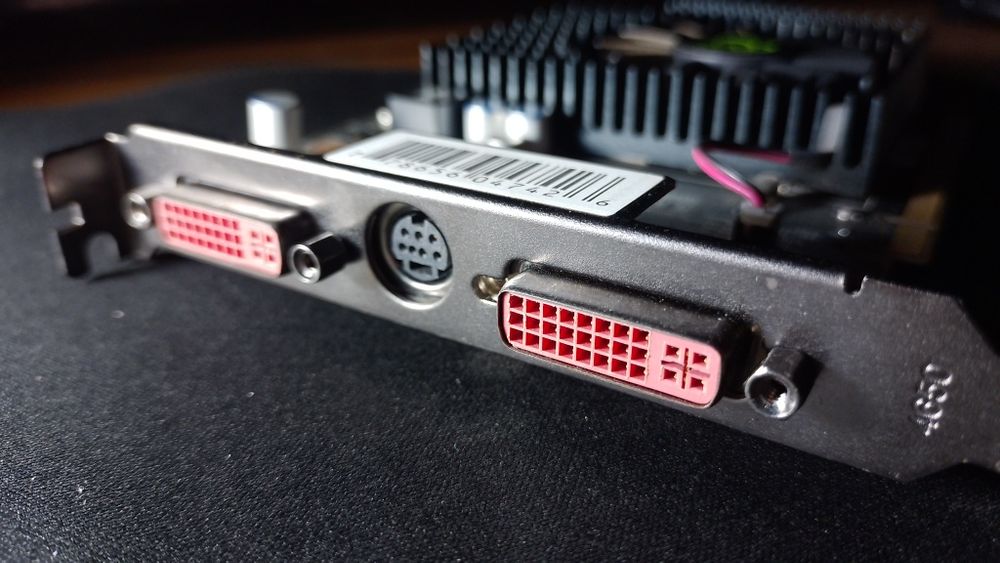 グラフィックボード・グラボ・ビデオカード ATI Radeon series HD 4650 AGP 1GB GOOR2 Видеокарта Gigabyte AGP Radeon HD 4650 1024MB GDDR2 (128 Bit) (600