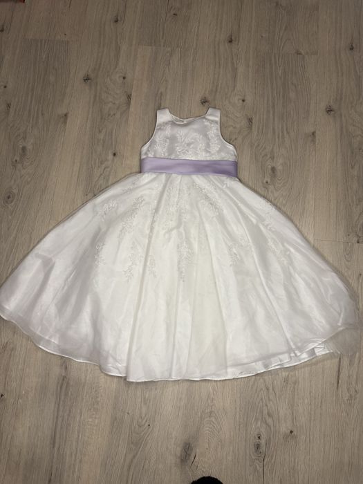 Святкова сукня на дівчинку