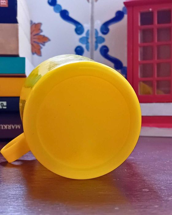 Caneca Plástica Amarela – Emoji Sorridente