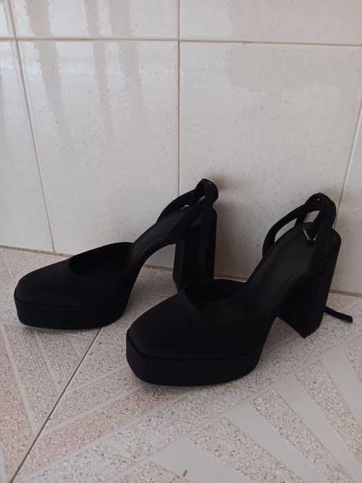 Sapatos pretos Stradivarius