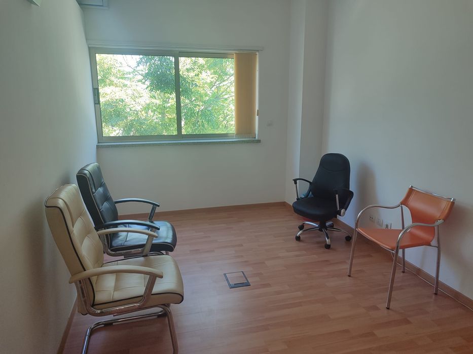 RESERVADO Aluga-se escritório