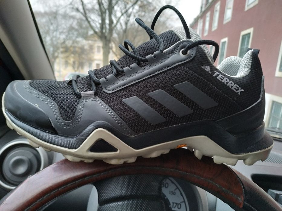 Tênis ADIDAS 38 Vendo 25€ COMO NOVOS