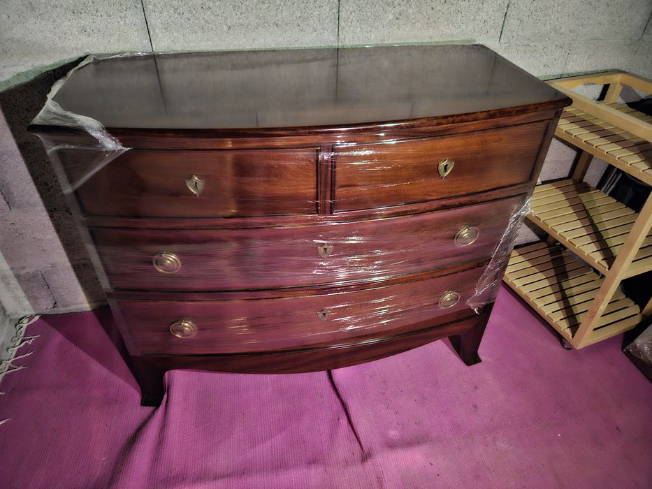 Cómoda clássica nobre