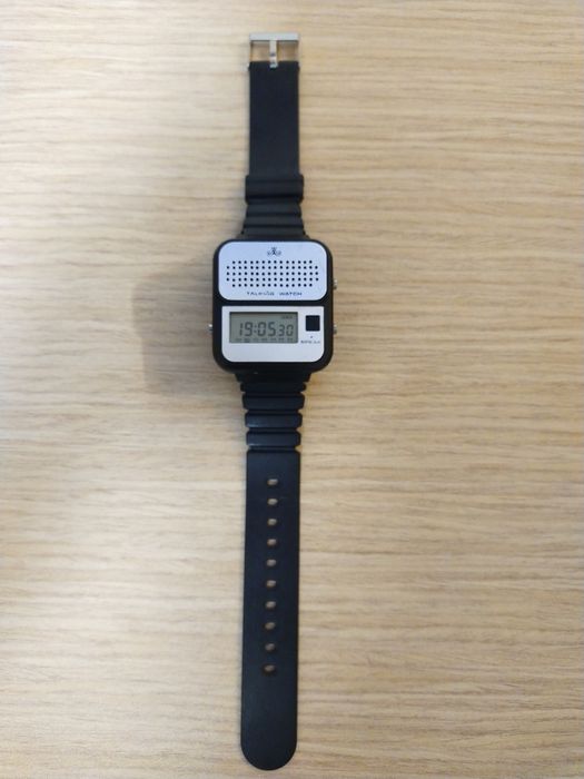 Zegarek mówiący z lat 80