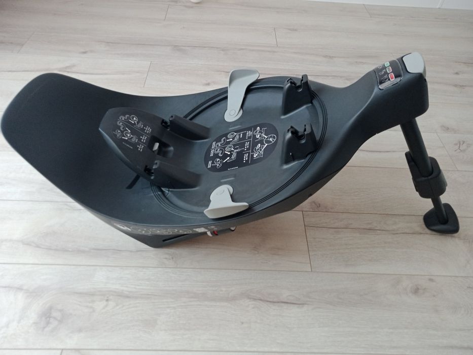 Автокрісло Cybex Cloud T i-Size в комплекті з базою Base T