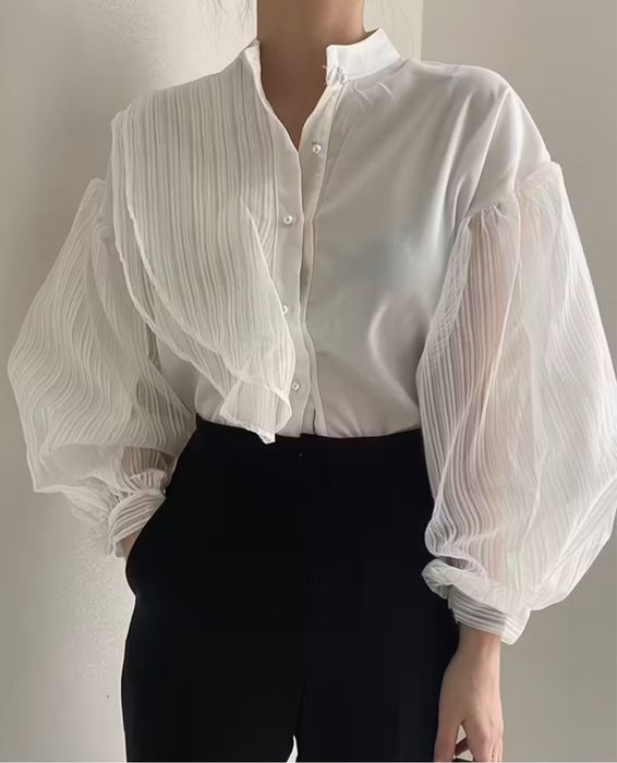 Блуза, сорочка білого кольору