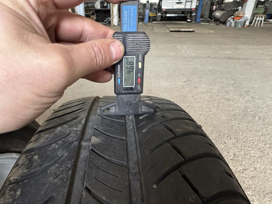 Диски шини 5/112R15 ЕТ38 7J ЦО57.1 205/60R15 два 4.7мм два 4.2мм Skoda wv Audi Seat Passat T4 Mercedes
