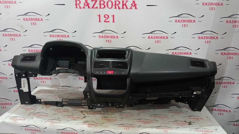 Fiat Doblo 2012 2013 2014 2015 торпеда панель салон консоль  сидение