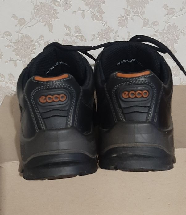 Шкіряні чоловічі напівчеревики Ecco