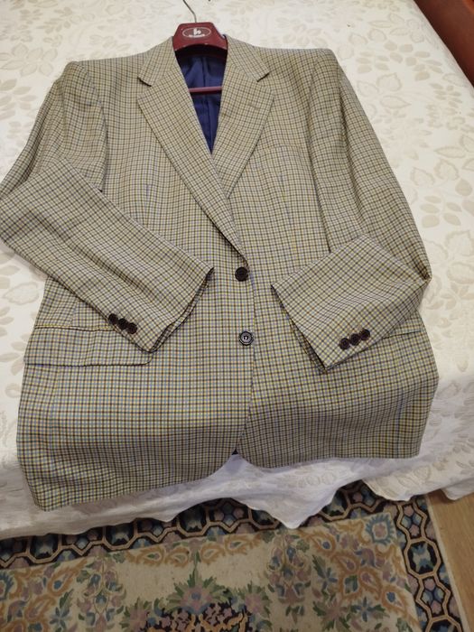 Vendo casaco e calça da Confecção do Homem,tudo novo