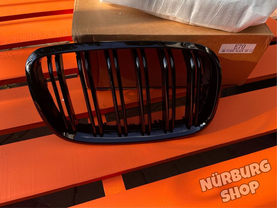 М решетка радиатора BMW E70 E71 ноздри c двойными ребрами