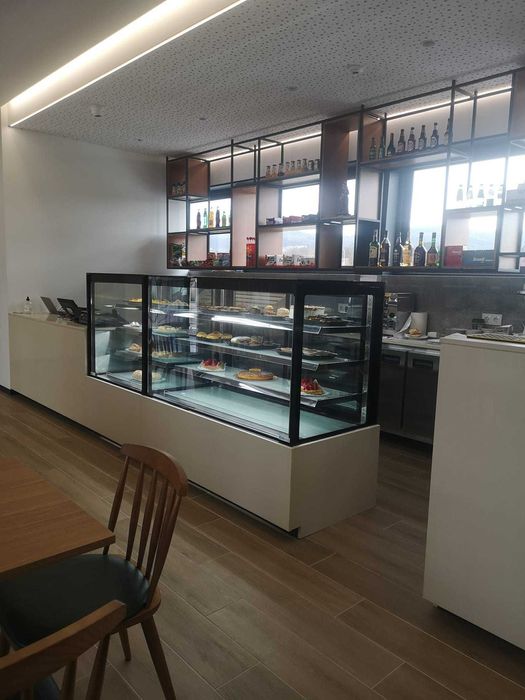 Vitrine refrigerada pastelaria, padaria, cafe