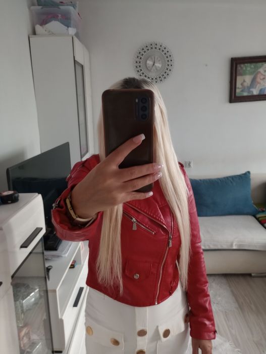 Piękna czerwona kurtwczka