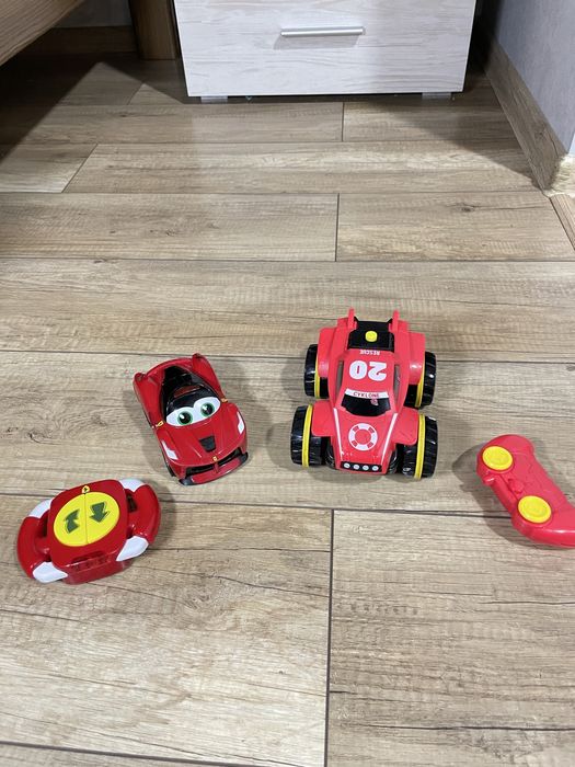 Машинки на пульті