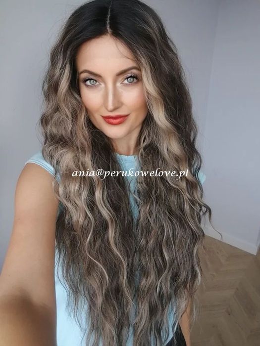 Peruka LACE FRONT balejaż blond kręcone włosy jak naturalne peruki damskie