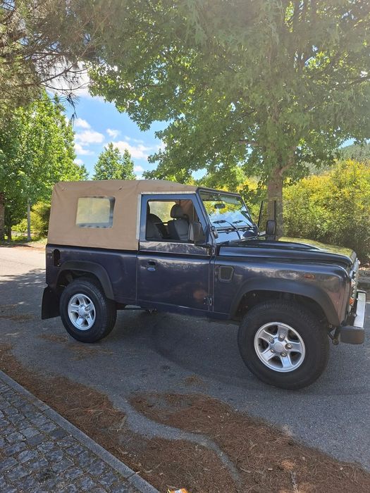 Land Rover Defender 90 2.2 CRD E
