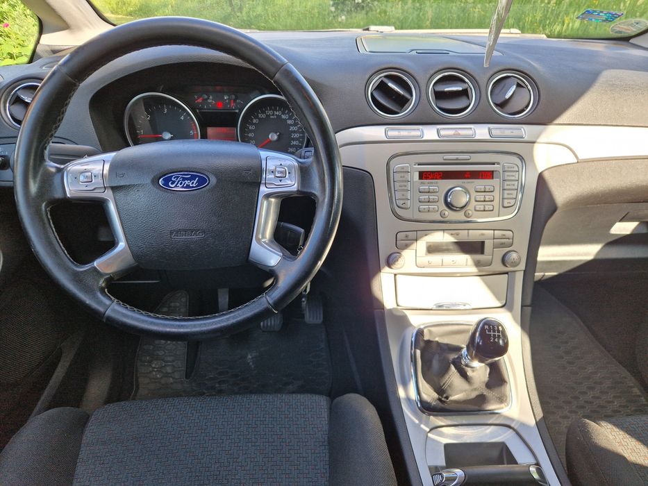 Ford S Max  2010 rok
