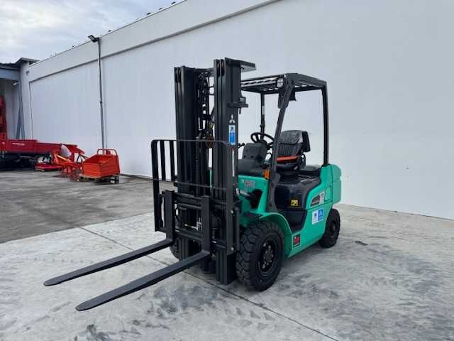 Empilhador Mitsubishi FD25N3 NOVO